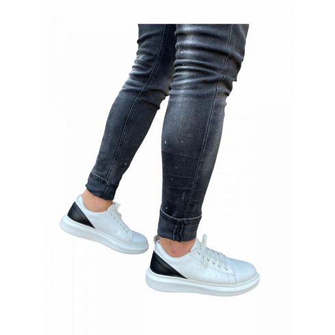 MCkop-102-02.02 Fehér színű  bőr férfi cipő
